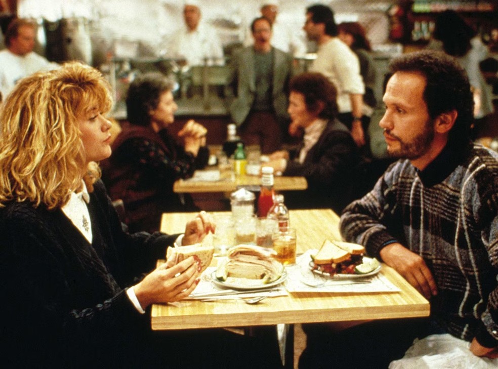 Meg Ryan e Billy Crystal em 'Harry e Sally — Feitos Um Para o Outro' (1989). — Foto: Divulgação