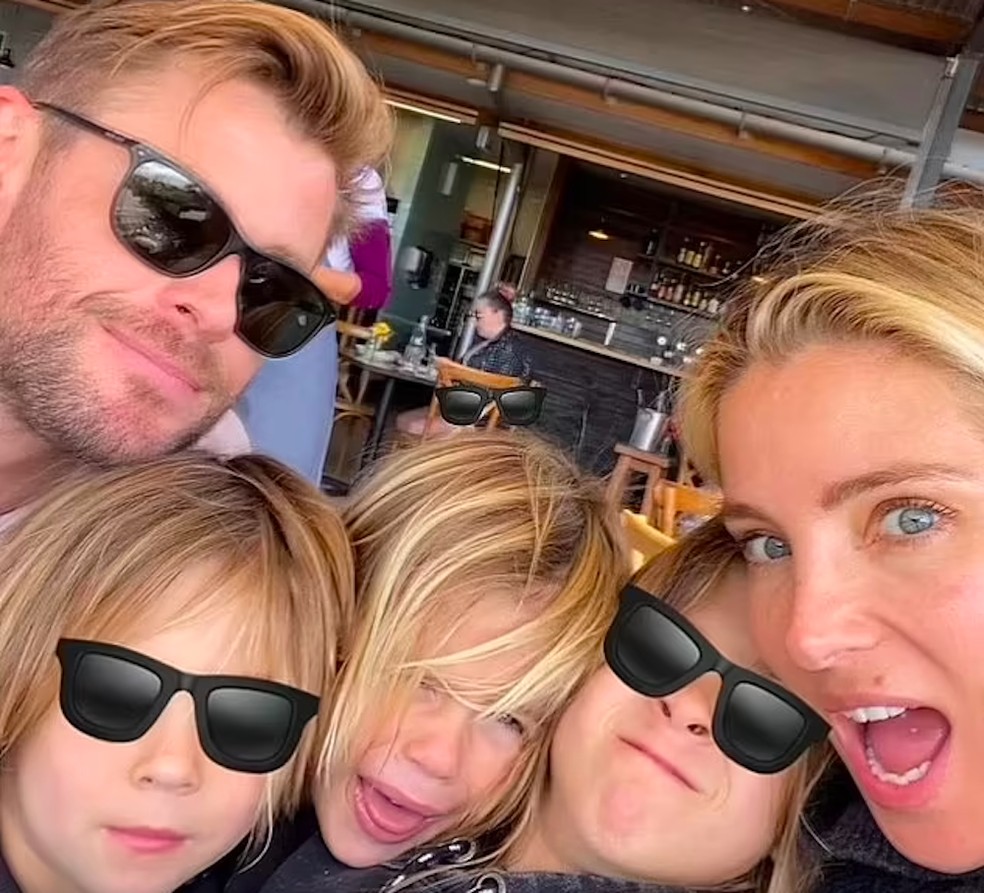 Chris Hemsworth e Elsa Pataky com os filhos — Foto: Instagram