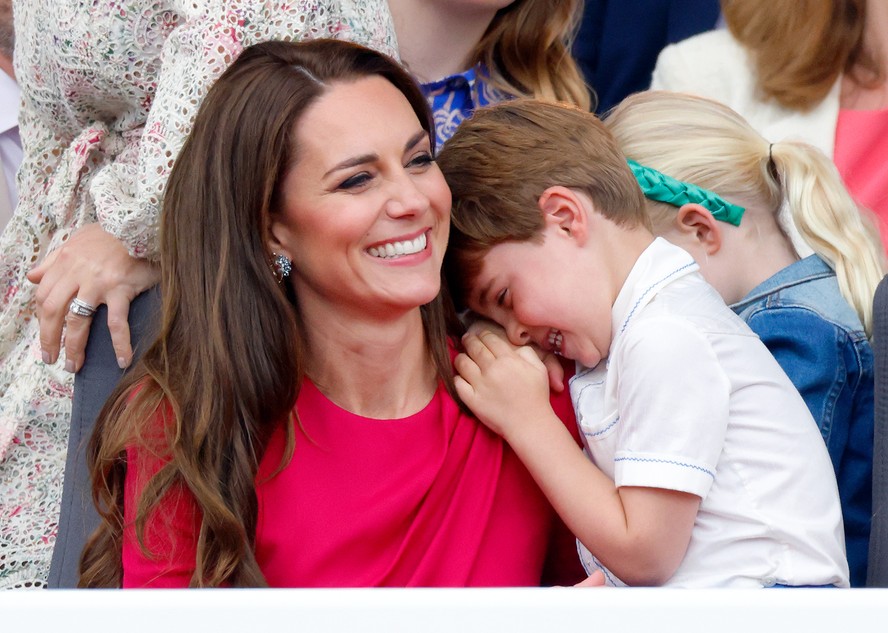 A Princesa Kate Middleton com seu filho caçula, Príncipe Louis