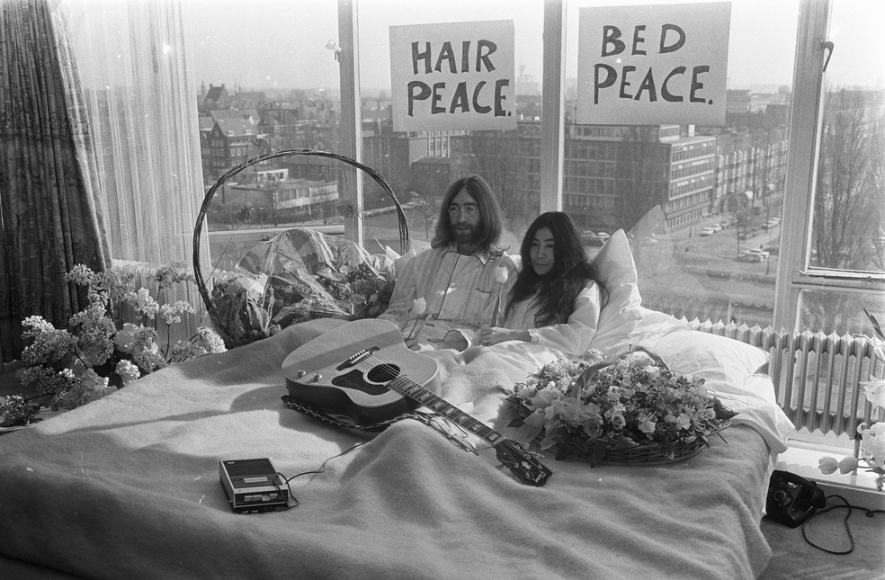 John Lennon com Yoko Ono — Foto: Reprodução