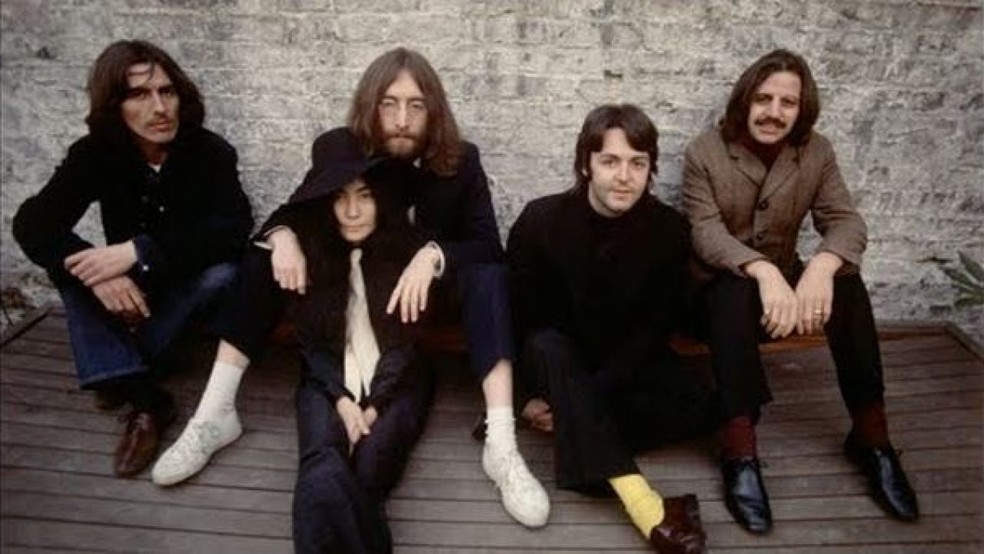 Beatles com Yoko Ono no final dos anos 1960 — Foto: Divulgação