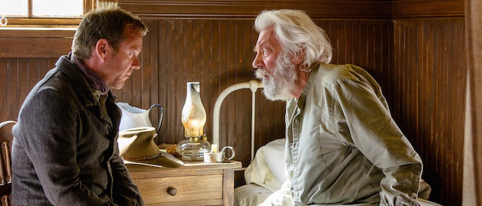 Kiefer e Donald Sutherland em 'O Retorno de John Henry' — Foto: Divulgação