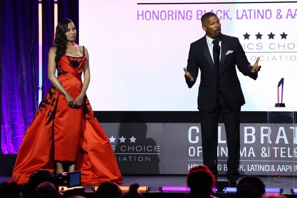 O ator Jamie Foxx em seu discurso no Critics Choice Association Awards Celebration of Cinema & Television Honoring Black, Latino & AAPI Achievements — Foto: Getty Images