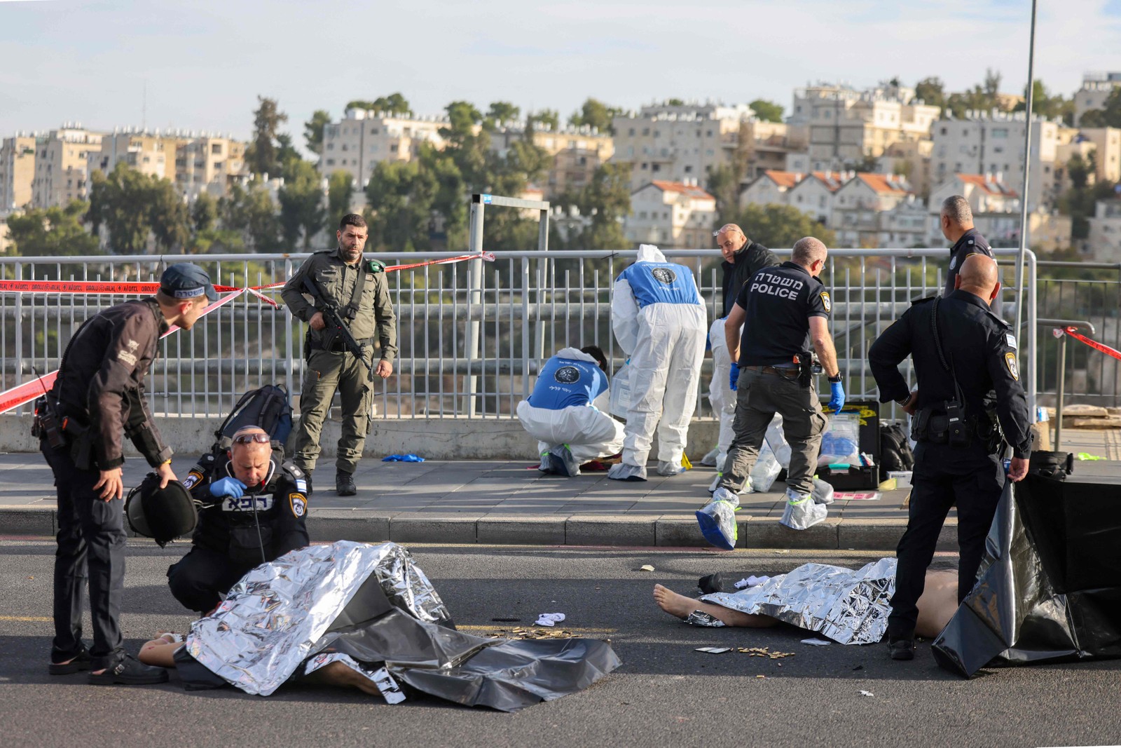 Ainda não se sabe se o ataque do Hamas ao ponto de ônibus vai impactar o cessar-fogo temporário — Foto: Menahem KAHANA / AFP