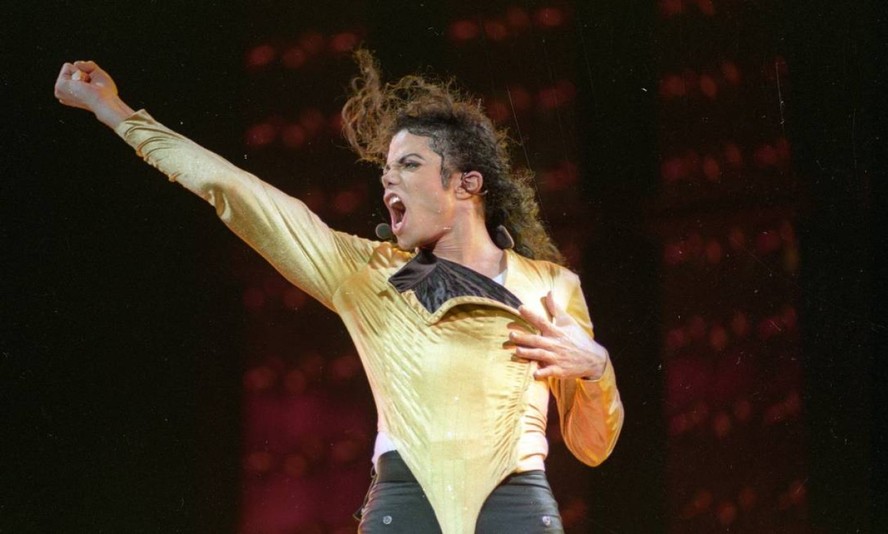 Michael Jackson se apresenta no Estádio do Morumbi, São Paulo, em outubro de 1993. As duas apresentações do show da turnê mundial “Dangerous World Tour” tiveram seus ingressos esgotados