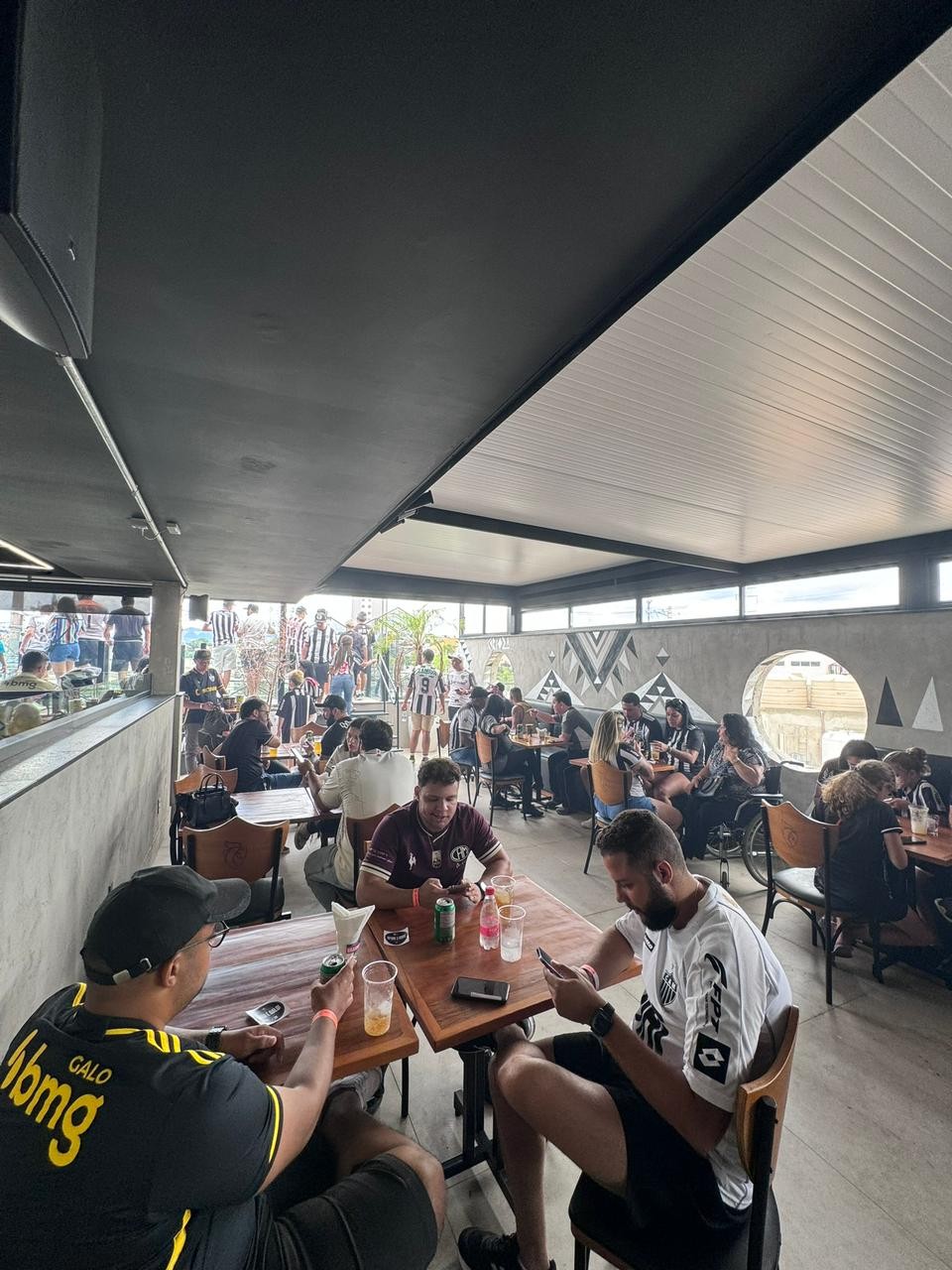 Bar temático de Daniel de Oliveira em Belo Horizonte conta com vários ambientes — Foto: Divulgação