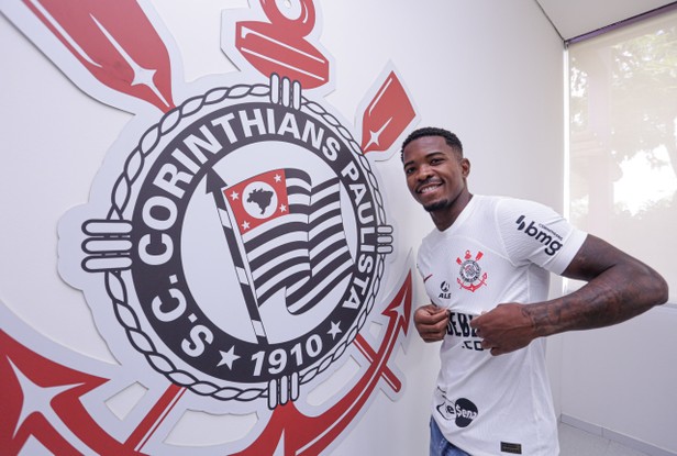 Cacá é o 11° reforço do Corinthians