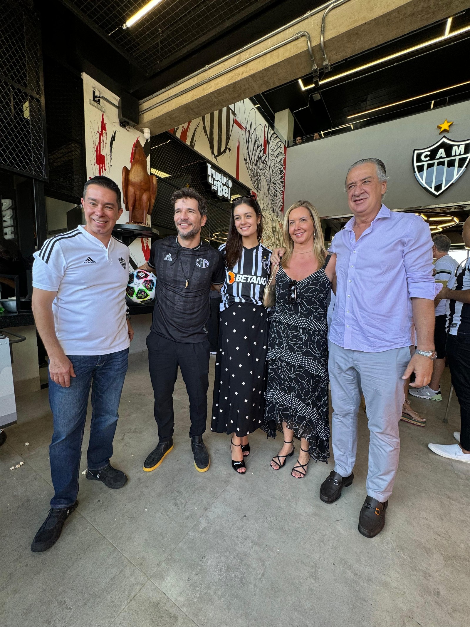 Ator Daniel de Oliveira abre bar temático de futebol em Belo Horizonte — Foto: Divulgação