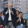 O presidente Lula discursa para o público em evento de inauguração de obras na Zona Oeste do Rio - Fabiano Rocha/Agência O GLOBO