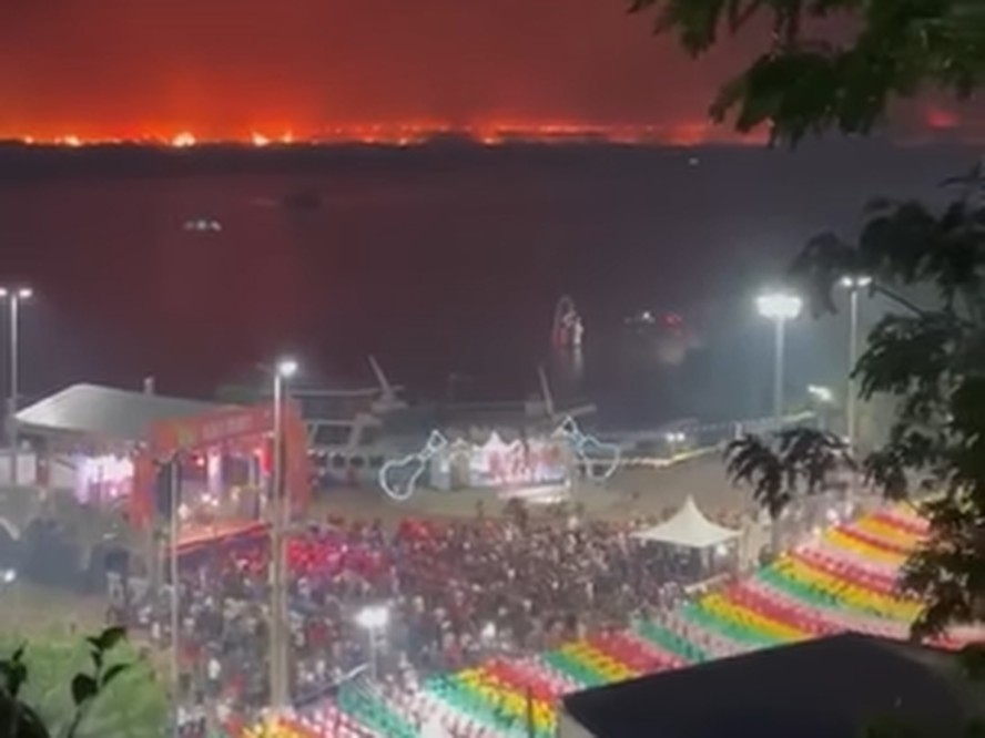 Vídeo mostra incêndio como plano de fundo para Arraial do Banho de São João em Corumbá (MS)