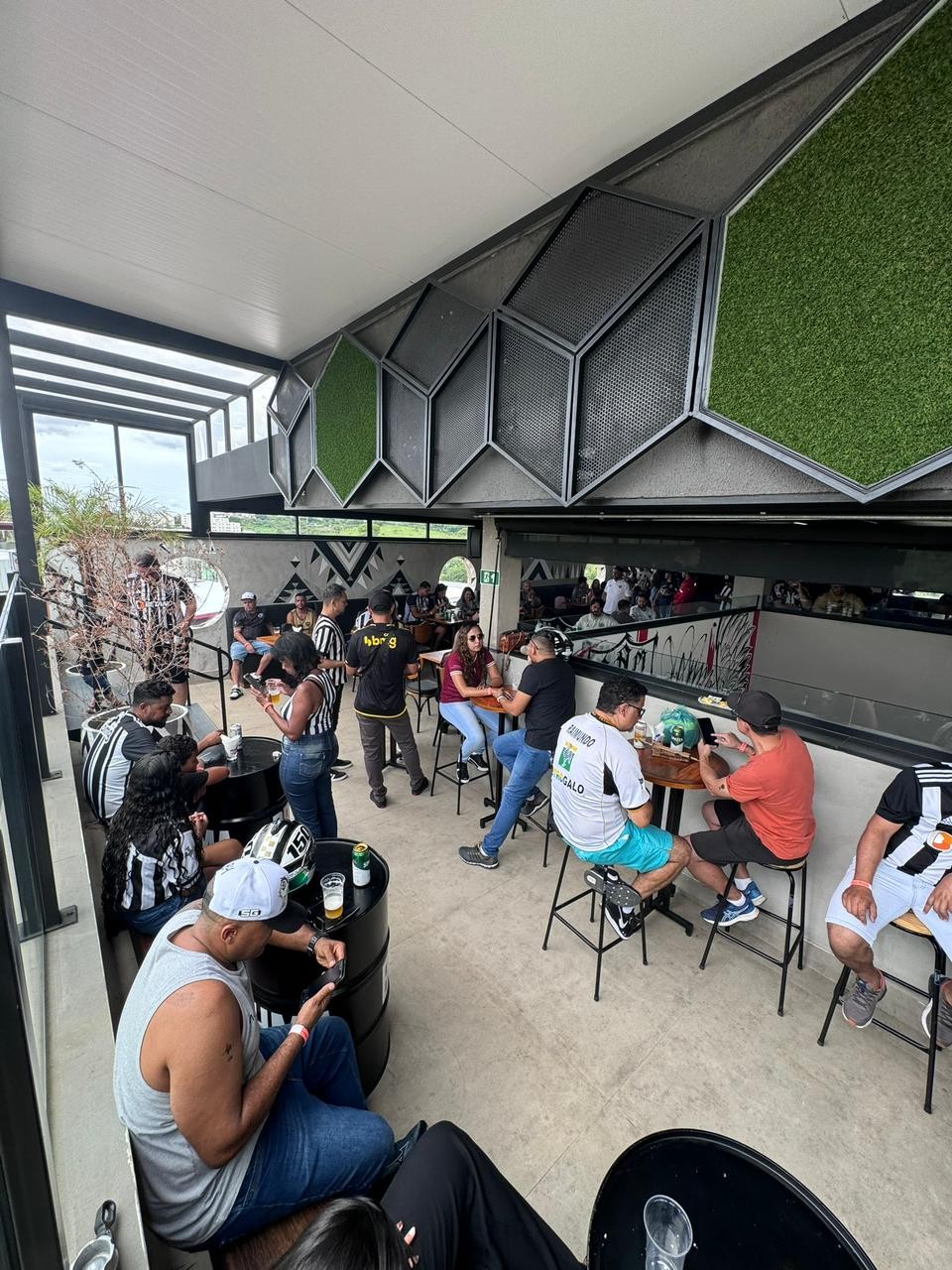 Bar temático de Daniel de Oliveira em Belo Horizonte conta com vários ambientes — Foto: Divulgação