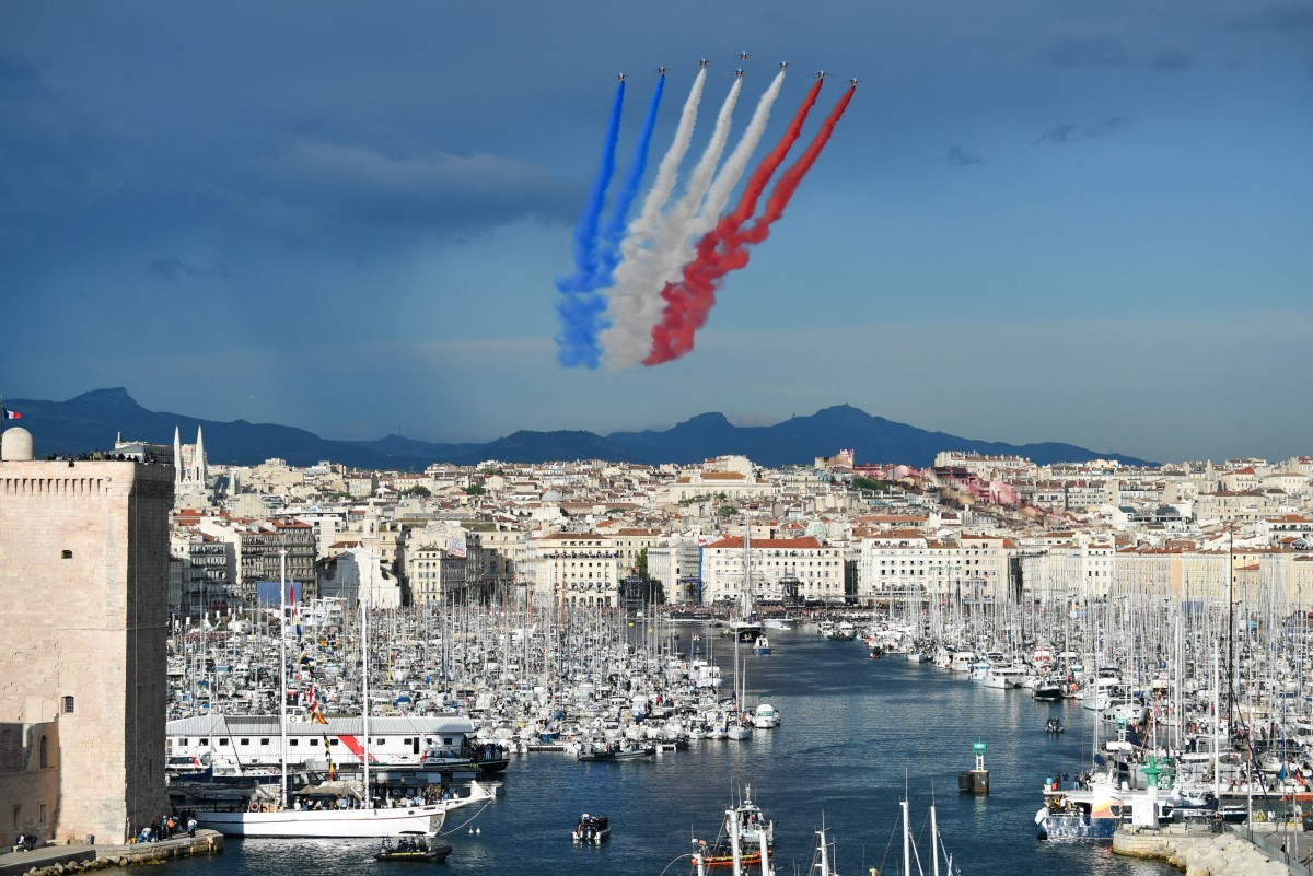 Chama Olímpica chega em Marselha, na França — Foto: SYLVAIN THOMAS/AFP