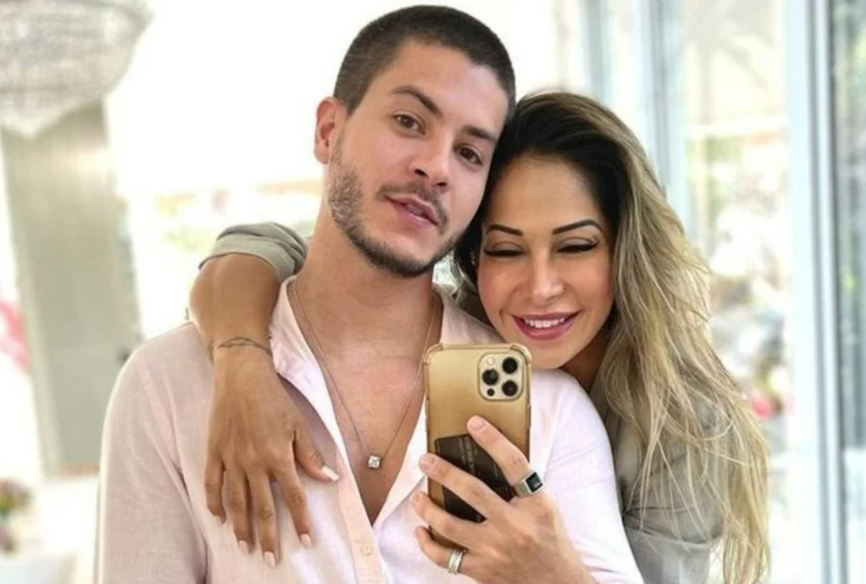 Arthur Aguiar era casado com Maíra Cardi quando foi campeão do "BBB 22". Alguns meses após o reality chegar ao fim, o casal anunciou o término — Foto: Reprodução/Instagram