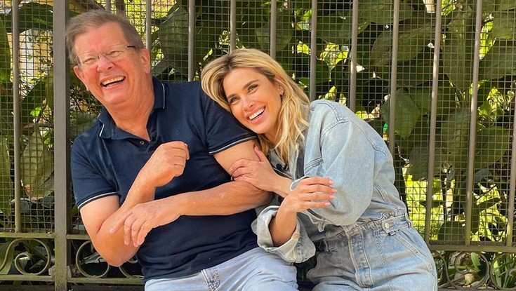 Carolina Dieckmann com o pai, Roberto Dieckmann