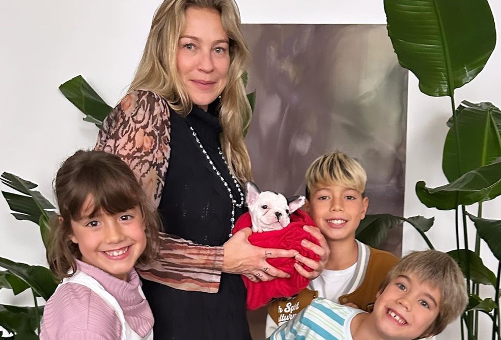 Luana Piovani com Liz, Dom, Bem e Lola — Foto: Reprodução Instagram