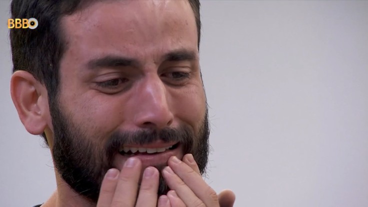 Matteus chora ao receber vídeo do Anjo no BBB 24