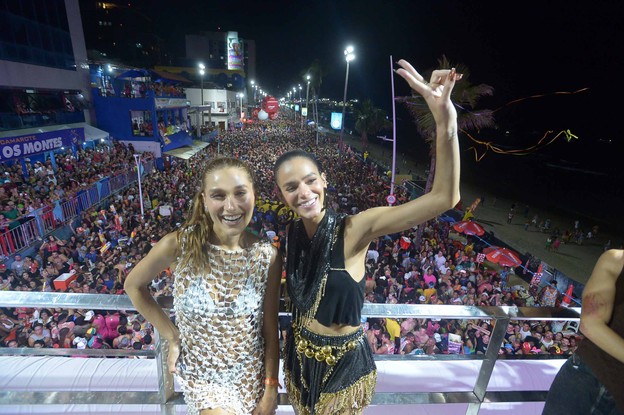 Sasha e Bruna Marquezine no trio da Ivete Sangalo