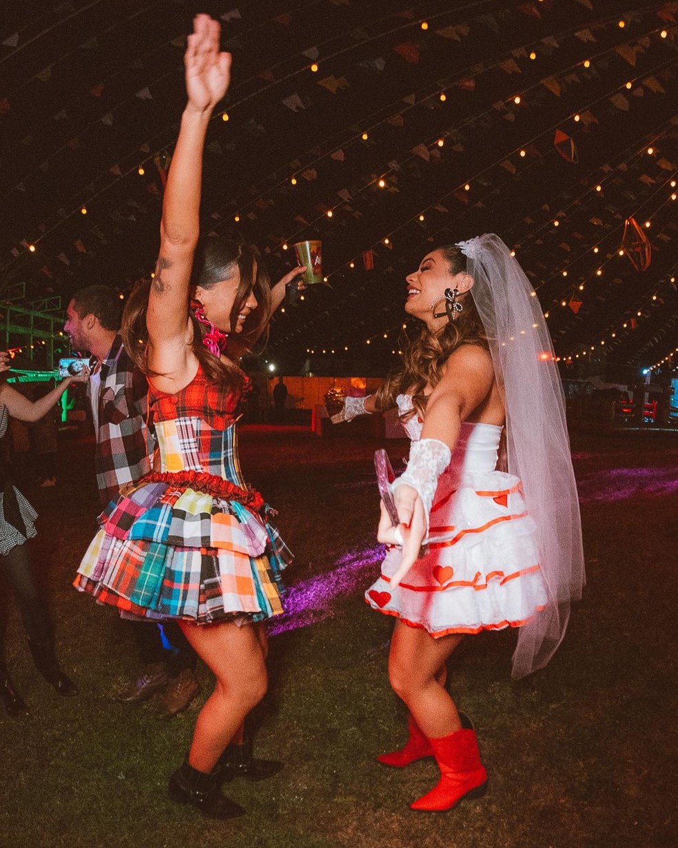Lexa se veste de noiva no São João da Anitta — Foto: Instagram