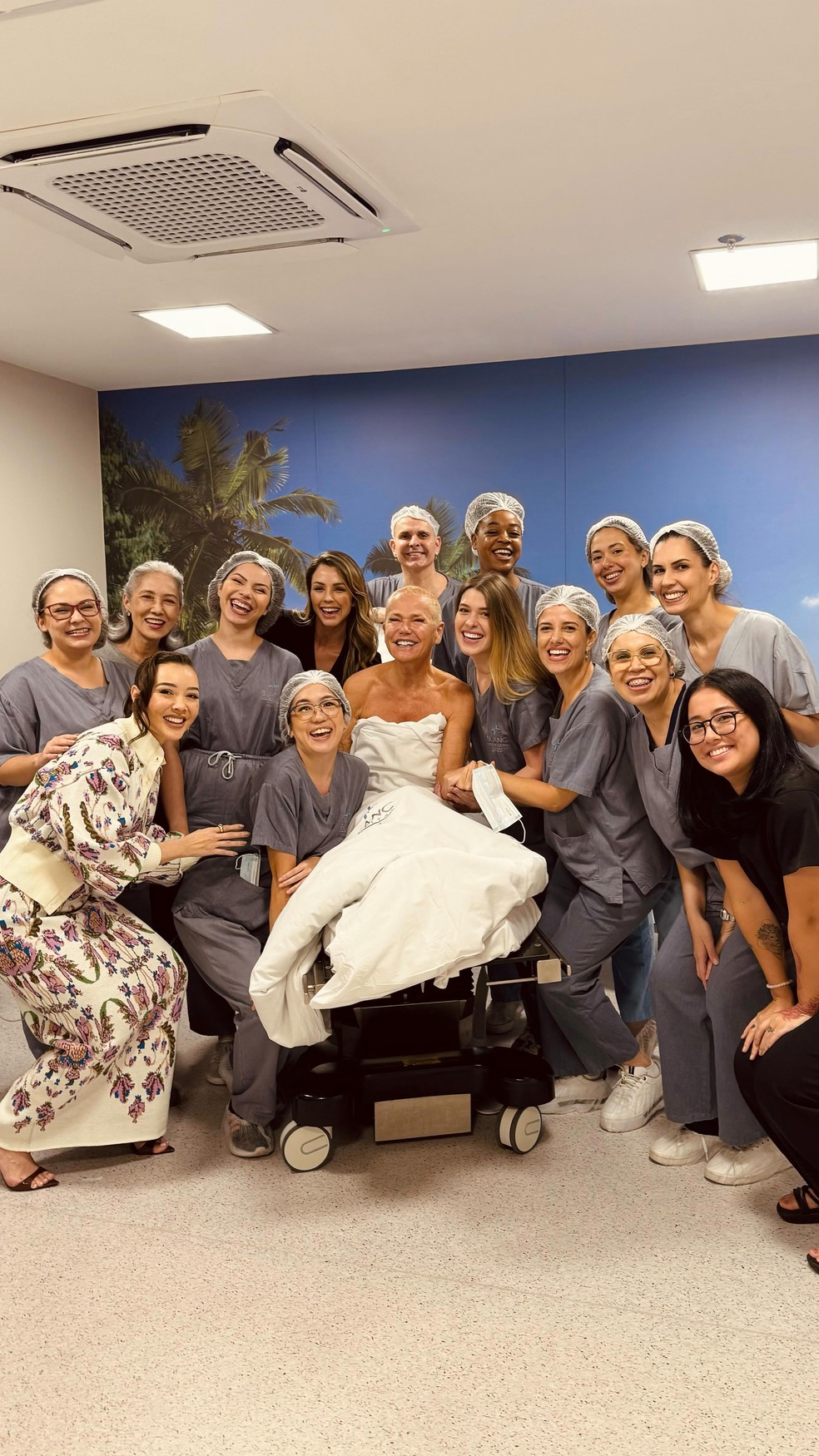 Xuxa em seu dia de procedimentos — Foto: Divulgação