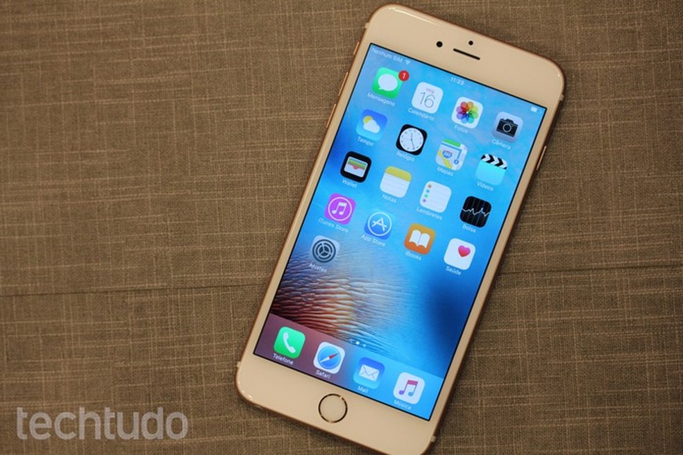 Tela do iPhone 6S Plus (Foto: Lucas Mendes/TechTudo) — Foto: TechTudo