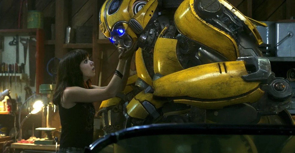 Bumblebee é o primeiro spin-off da franquia Transformers, estrelado por Hailee Steinfeld e John Cena — Foto: Reprodução/JustWatch