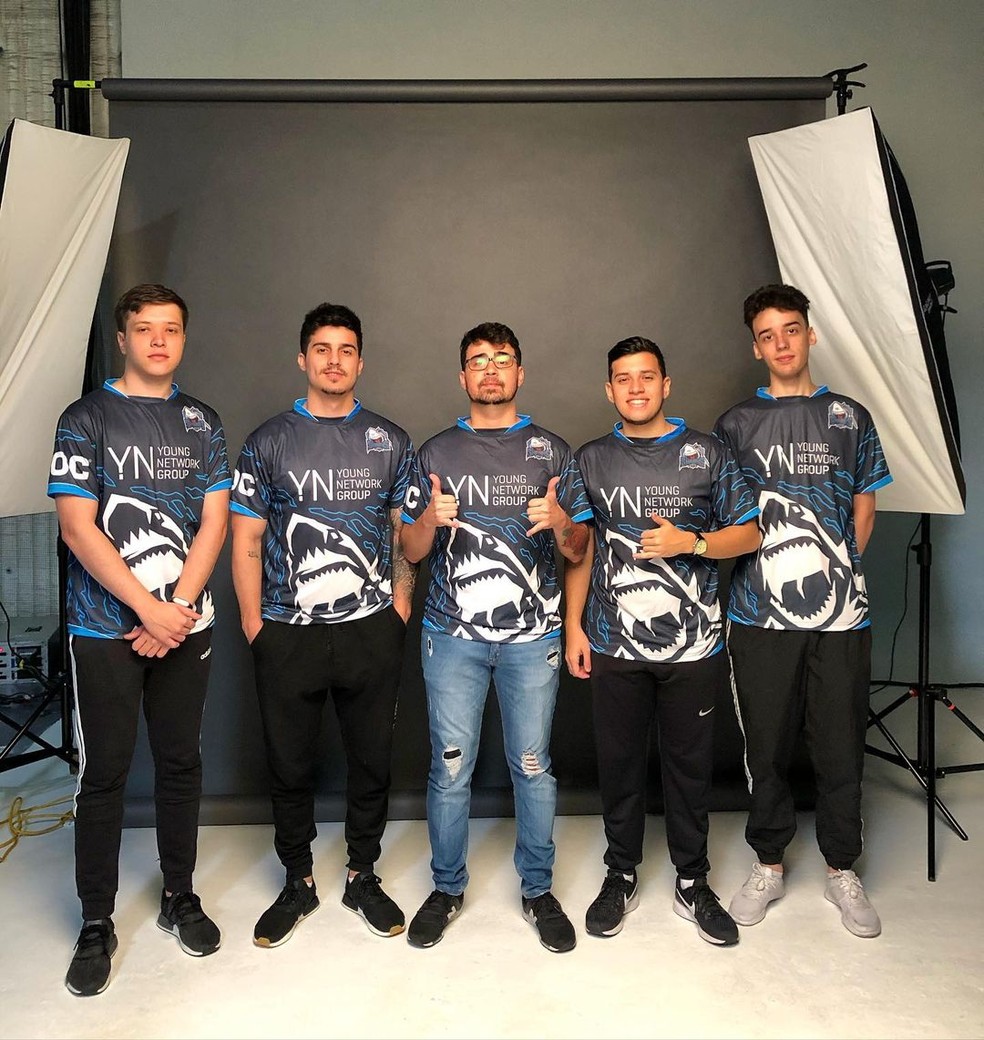 Sharks após vitória diante da Team Liquid pela ECS Season 8 NA — Foto: Reprodução/Sharks