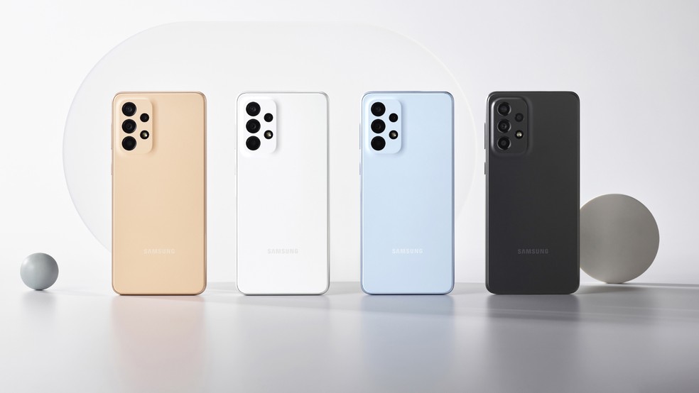 Samsung Galaxy A33 em quatro cores — Foto: Reprodução/NotebookCheck