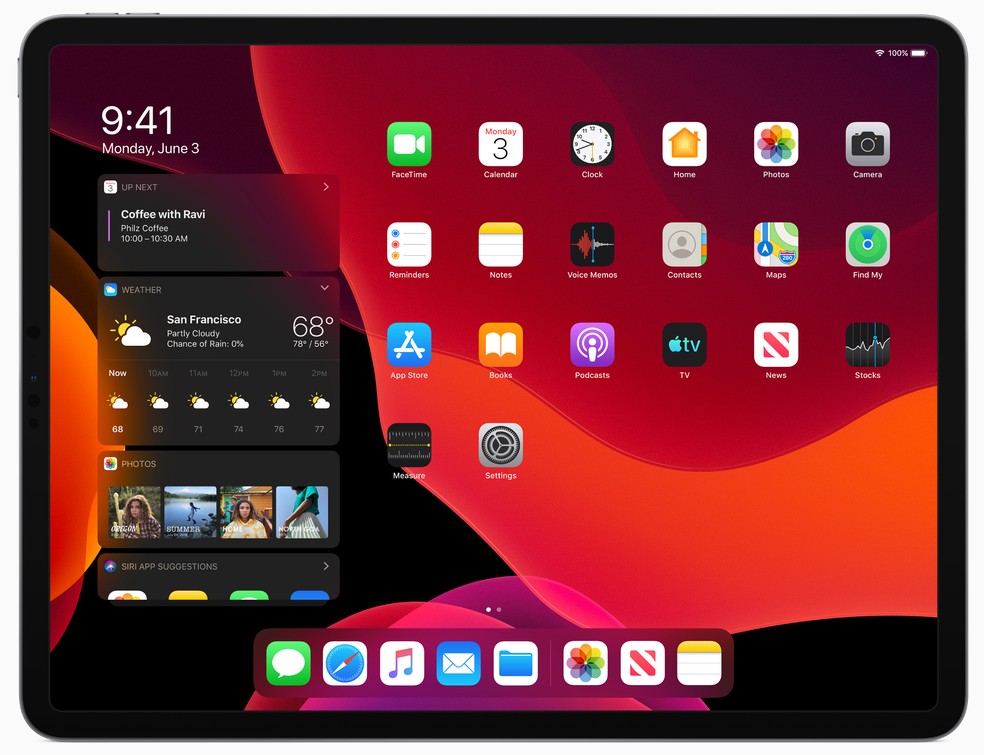 Modo escuro e widgets na tela inicial do iPadOS 13 — Foto: Divulgação/Apple