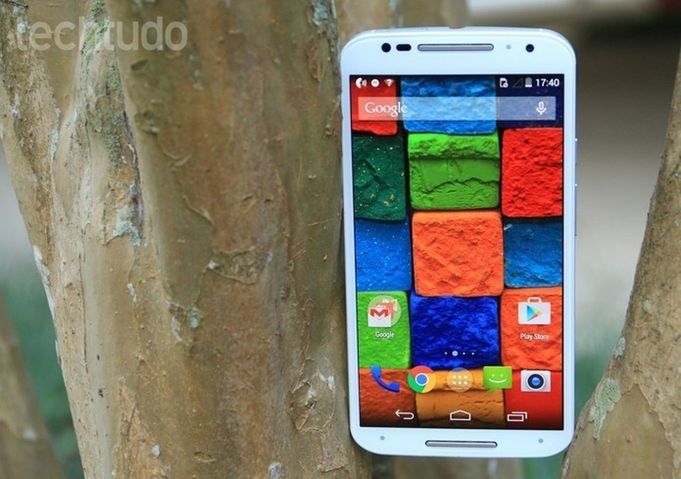 Moto X (2014): celular da Motorola tem tela AMOLED (Foto: Lucas Mendes/TechTudo) — Foto: TechTudo