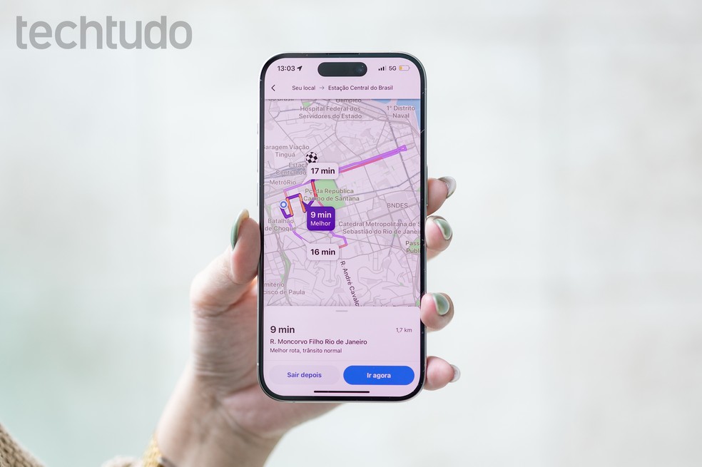 Apps como Google Maps e Waze acessam constantemente a localização em tempo real do aparelho, o que pode causar uma rápida diminuição da bateria — Foto: Mariana Saguias/TechTudo
