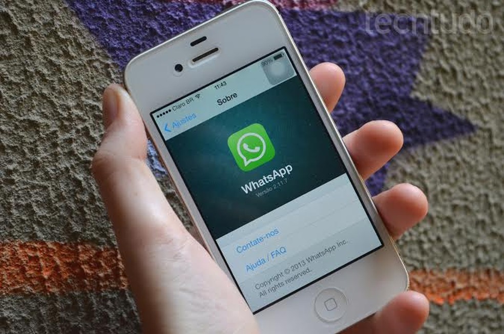 A primeira versão do WhatsApp permitia apenas a troca de mensagens e atualização de status — Foto: Luciana Maline/TechTudo