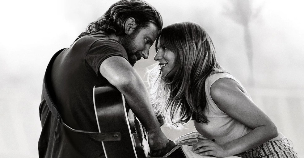 Lady Gaga junto com o ator Bradley Cooper, protagonistas do filme Nasce uma Estrela — Foto: Reprodução/JustWatch