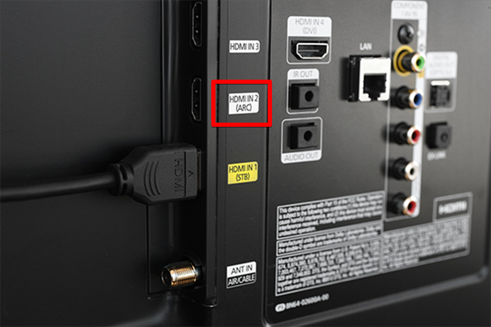 Em dispositivos compatíveis, a porta com suporte ao ARC é indicada como na foto — Foto:  Divulgação/Samsung