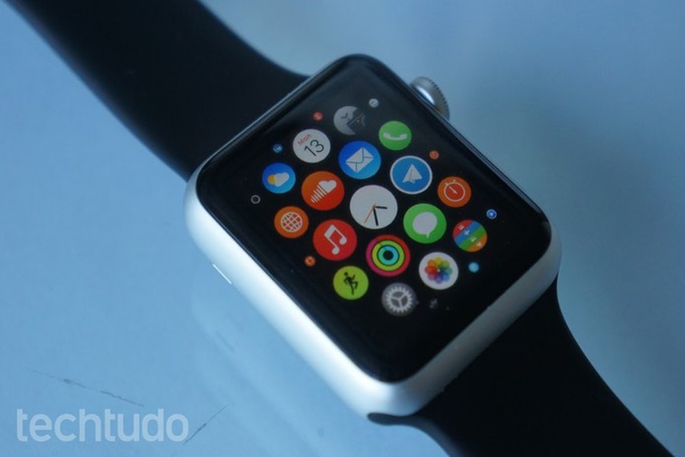 O design do Apple Watch é elegante e moderno (Foto: Bernardo Dabul/TechTudo) — Foto: TechTudo