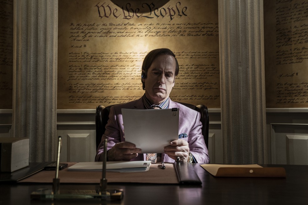 Em Better Call Saul, Bob Odenkirk interpreta Saul Goodman, um infame advogado — Foto: Reprodução/IMDb