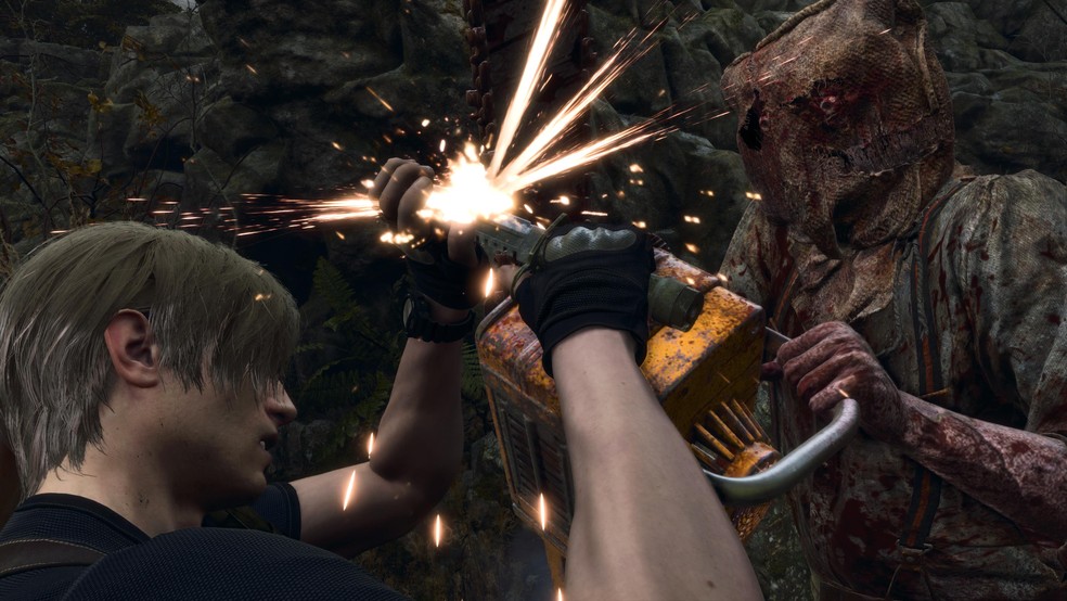 Em Resident Evil 4 Remake, a faca pode ser utilizada para se defender de golpes de inimigos, mas pode também se quebrar — Foto: Reprodução/Luiza M. Martins