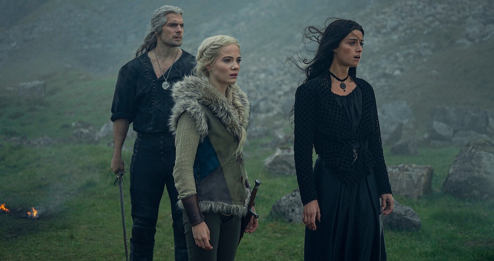 Geralt e Yennefer estão unidos para manter Ciri a salvo de todo o tipo de facção no Continente; data de lançamento da 4ª temporada de The Witcher, com Liam Hemsworth, ainda não foi revelada — Foto: Divulgação/Netflix