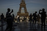 Como a Torre Eiffel sobreviveu à ordem de Hitler para ser destruída e a protesto de artistas por demolição