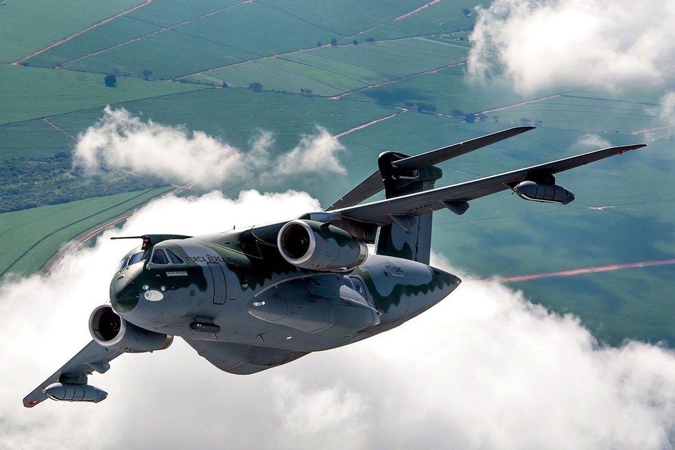 KC390, da Embraer, de uso da FAB: meta é zerar emissao de carbono nas aeronaves até 2050 — Foto: Claudio Capucho/Divulgacao