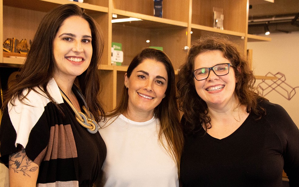 Fernanda Faria (à esq.), Mariel Reles e Carla de Bona, cofundadoras da Reprograma, que oferece cursos gratuitos — Foto: Divulgação