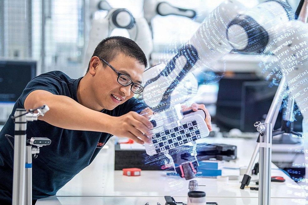 Laboratórios da Bosch: um dos desenvolvimentos realizados é o método de aproveitamento de hidrogênio gerado a bordo — Foto: Martin Stollberg/Divulgação