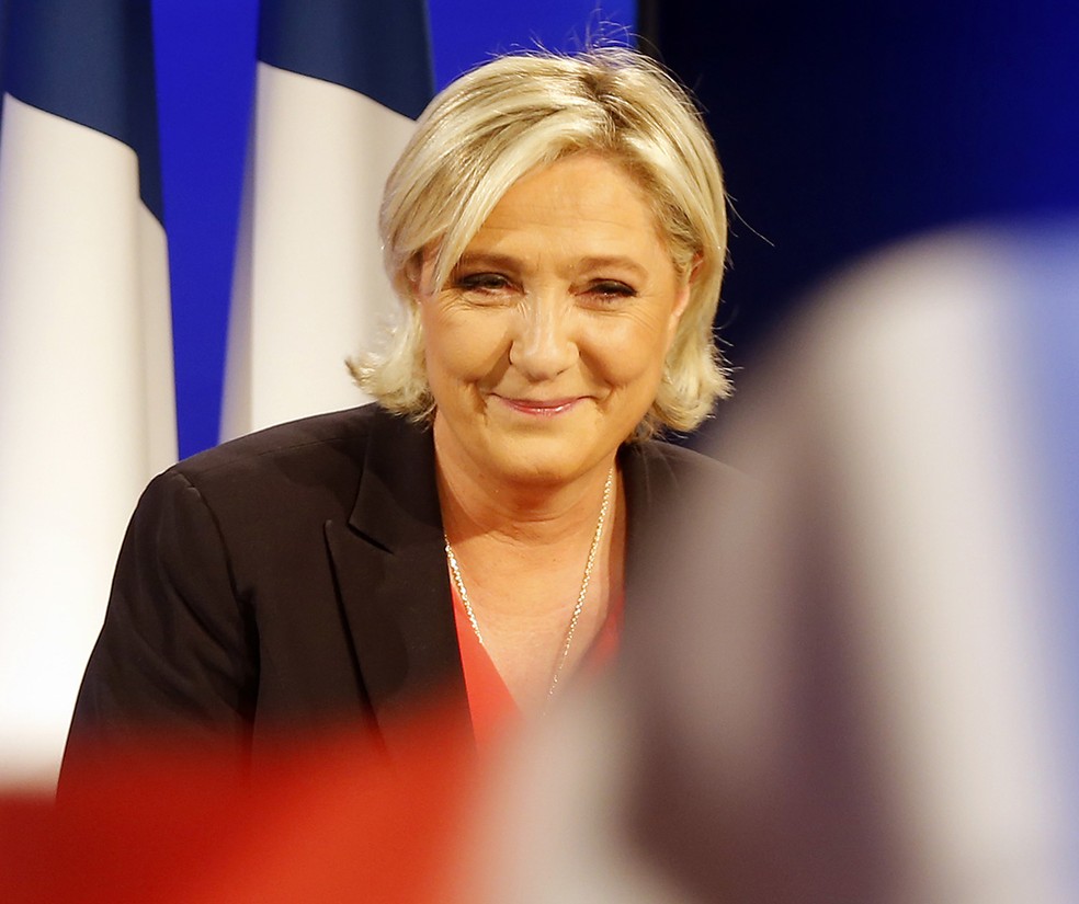 Partido de Marine Le Pen parece se beneficiar de decepções com a esquerda de François Hollande e o macronismo — Foto: Michel Euler/AP