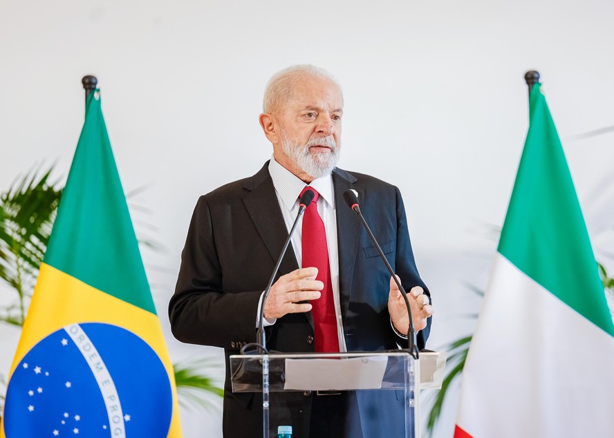 Lula em entrevista coletiva em Carovigno, Itália