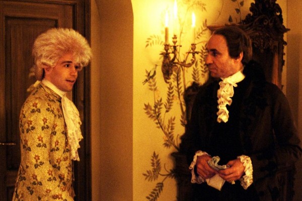 Tom Hulce e F. Murray Abraham em cena de Amadeus (1984) (Foto: Reprodução)