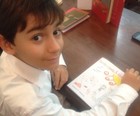 Menino de 
10 anos lança seu 1º livro (Paola Fajonni/G1)