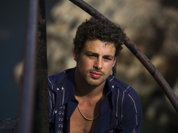 Cauã Reymond como Leandro na série 'Amores roubados' (Foto: Estevam Avellar/TV Globo)