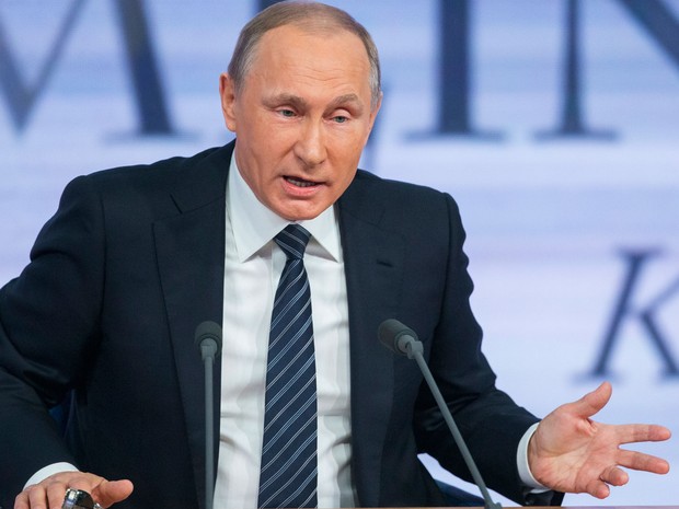 Putin afirmou nesta quinta-feira (17) que discorda que força externa determine quem governa a Síria (Foto: Alexander Zemlianichenko/AP)