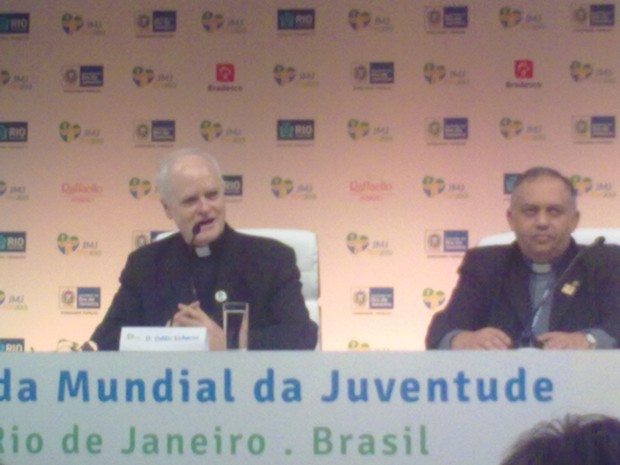 Dom Odilo dá entrevista em evento da JMJ (Foto: Cristina Boeckel/G1)