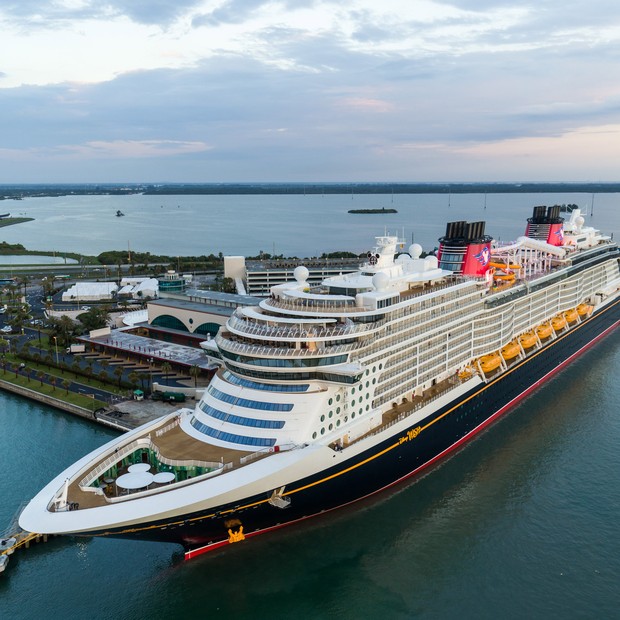The Disney Wish will sail its inaugural season of three- and four-night cruises to Nassau, Bahamas, and Disney’s private island, Castaway Cay, from its new home port of Port Canaveral, Florida. (Foto: Steven Diaz, photographer)