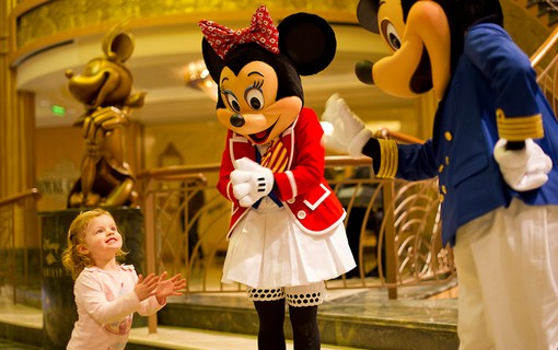 É possível encontrar Mickey Mouse e Minnie Mouse no navio Disney Dream